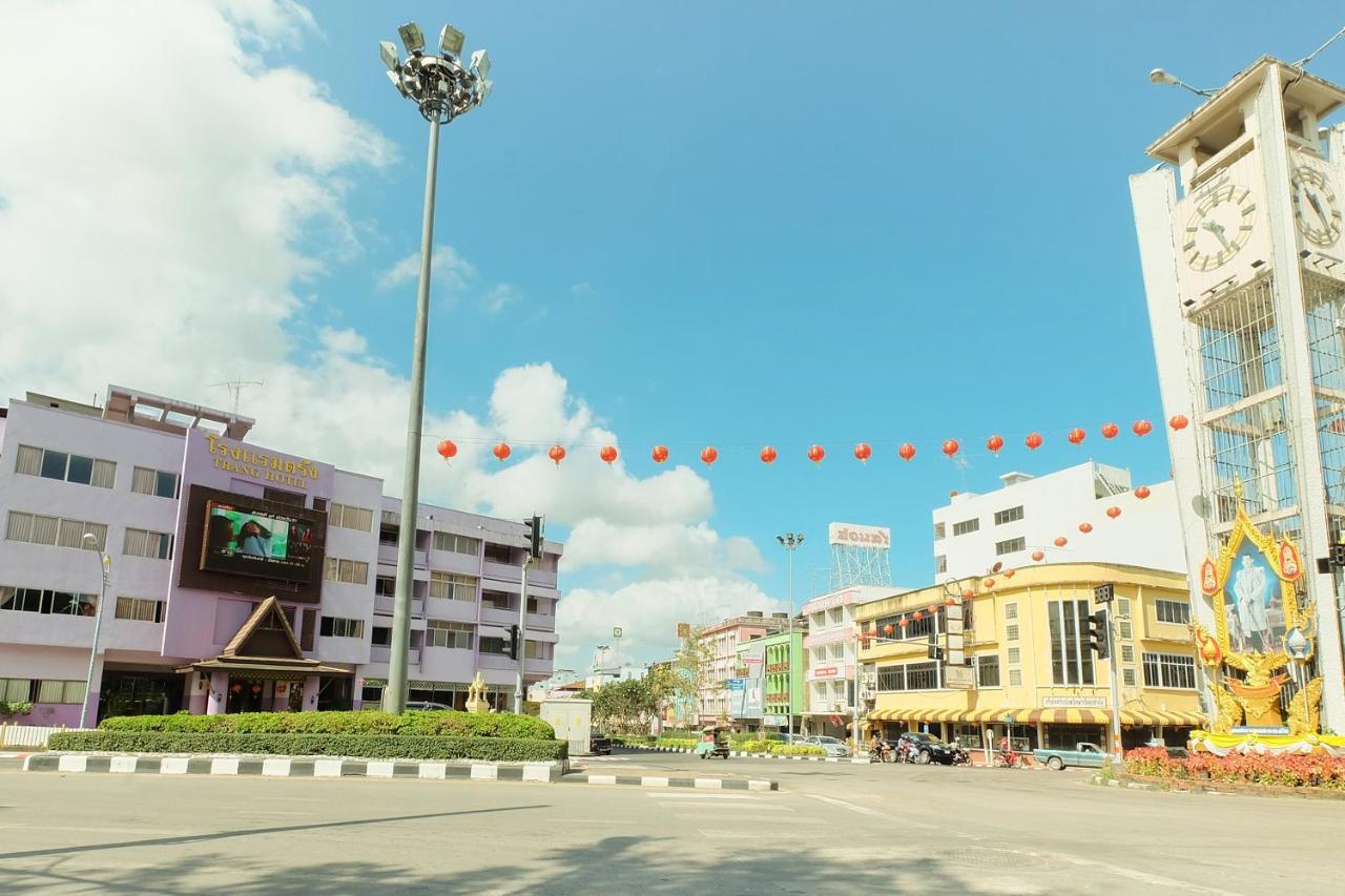 OYO 565 Trang Hotel Eksteriør bilde