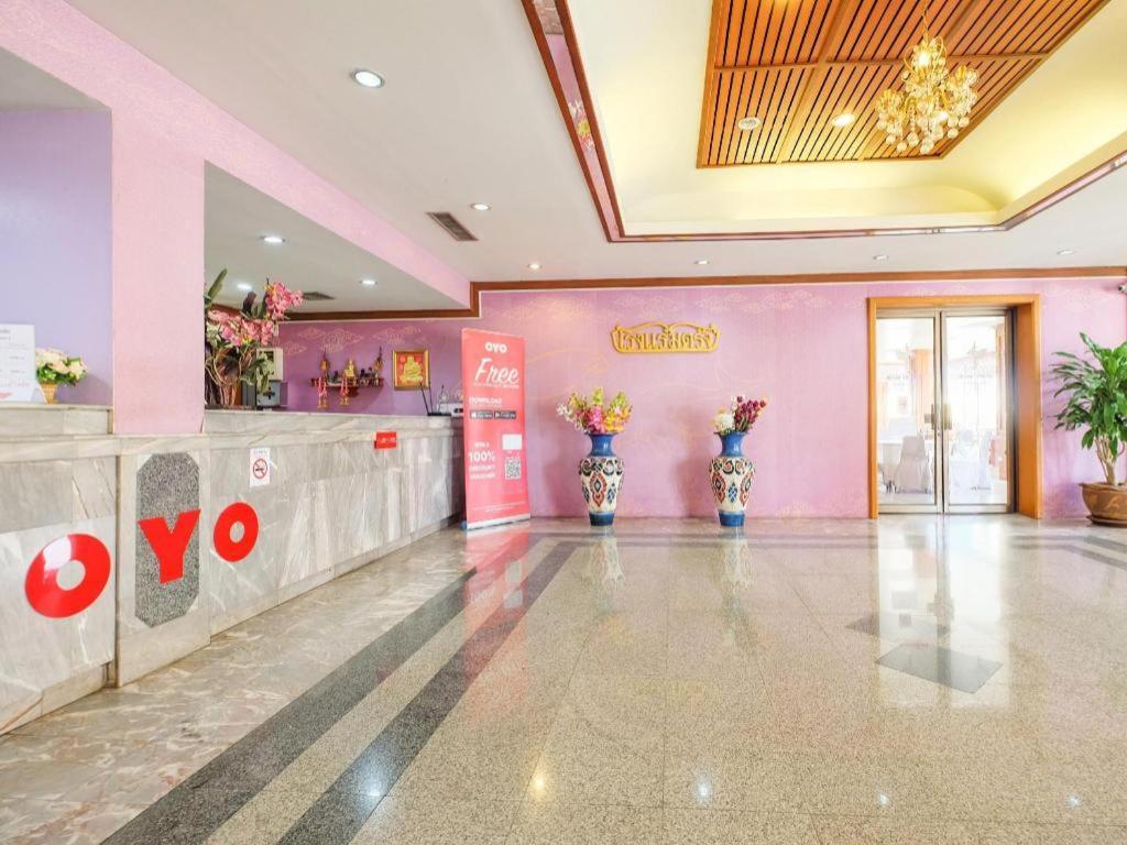 OYO 565 Trang Hotel Eksteriør bilde