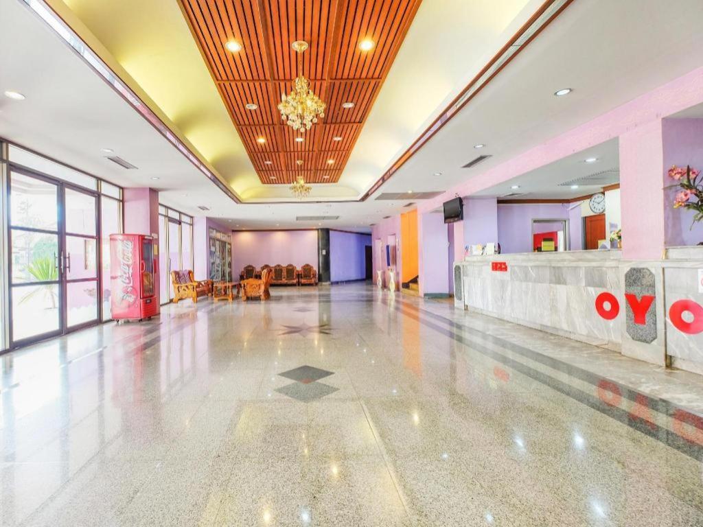 OYO 565 Trang Hotel Eksteriør bilde