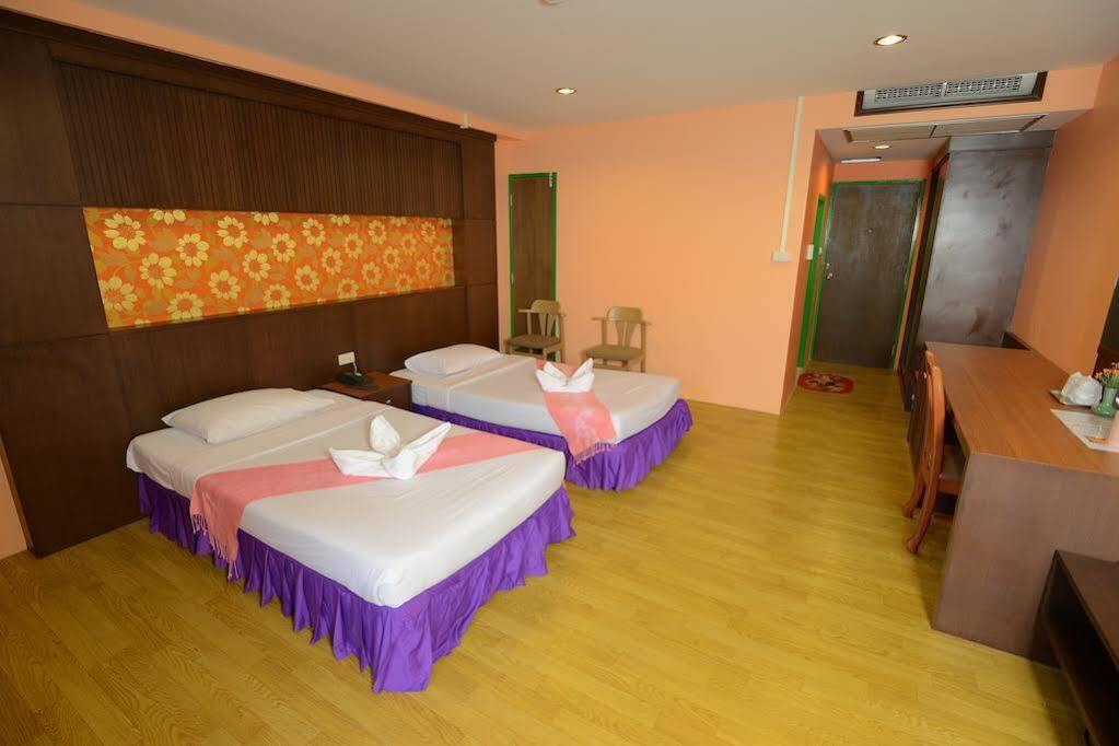 OYO 565 Trang Hotel Eksteriør bilde